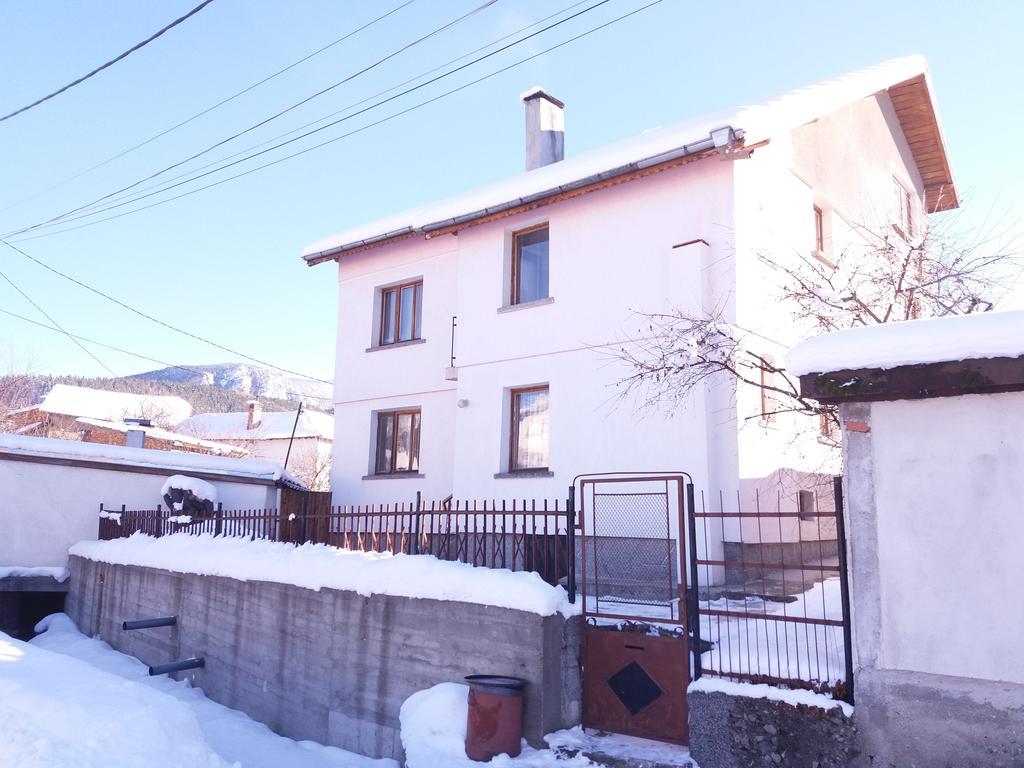 Guest House Ahp Mala Tsŭrkva Zewnętrze zdjęcie